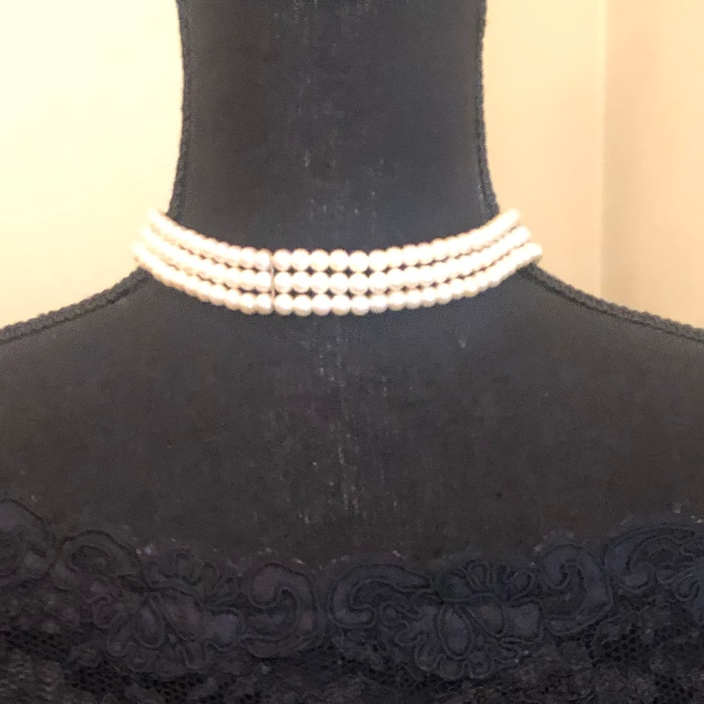 3 Strand Pearl Choaker